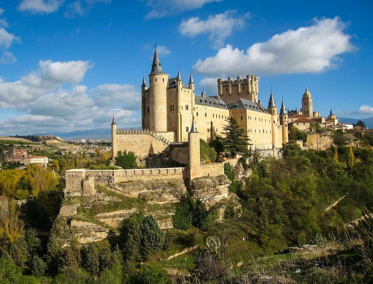 Град Сеговия в Испания онлайн пъзел