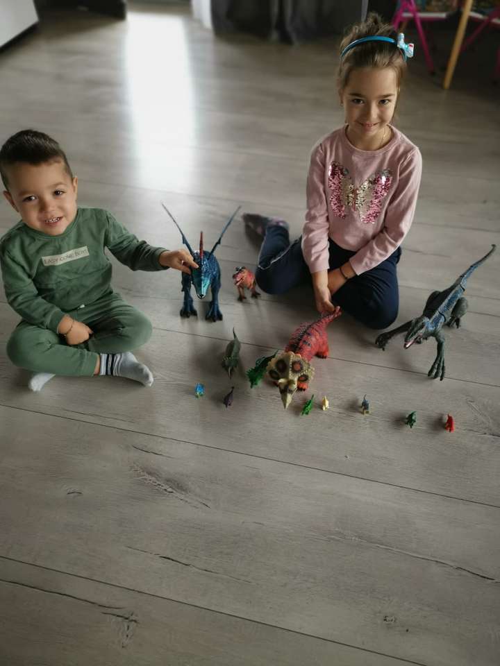 Daria, il fratellino e i dinosauri puzzle online