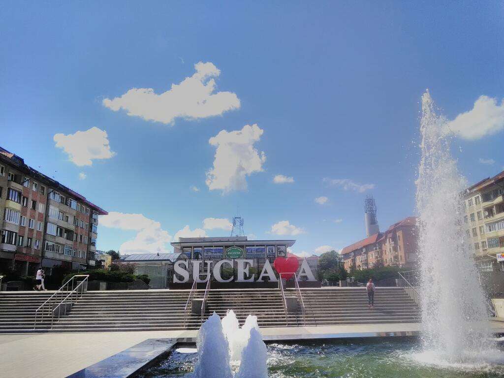 "Szucsáva városközpontja" kirakós online