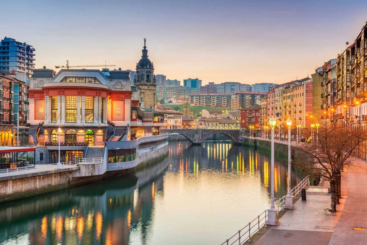 Bilbao stad i Spanien Pussel online