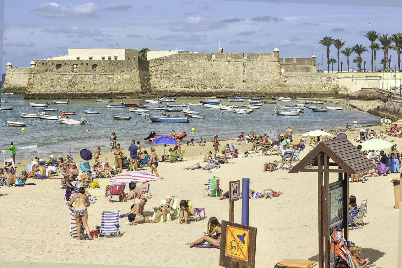 Město Cádiz ve Španělsku online puzzle