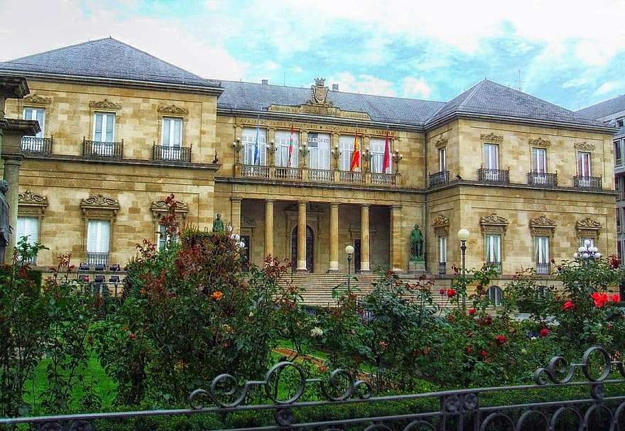 Orașul Vitoria Gasteiz din Spania jigsaw puzzle online