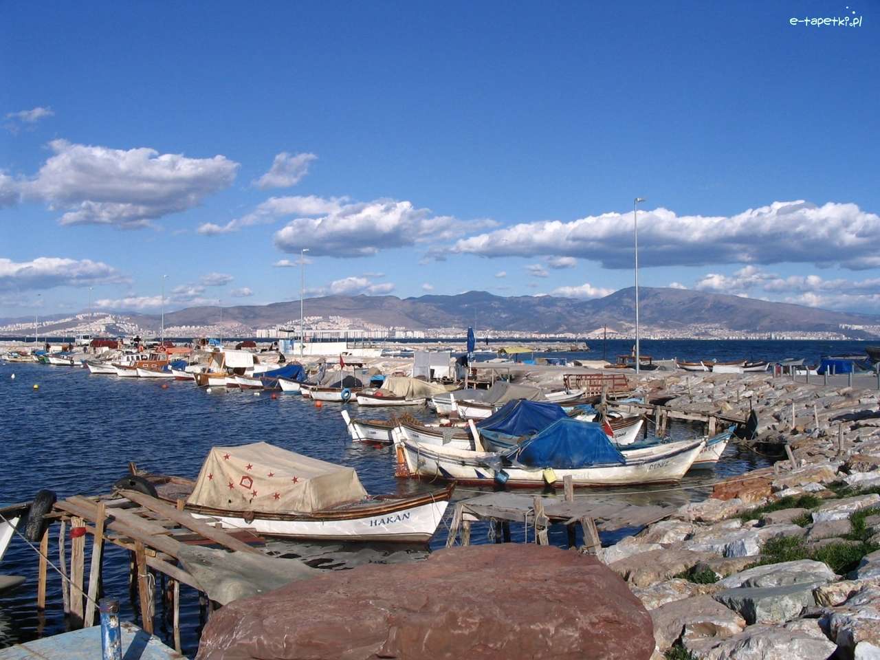 bay with boats jigsaw puzzle online