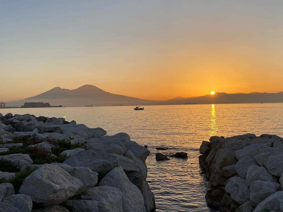Dawn in Naples Italy online puzzle
