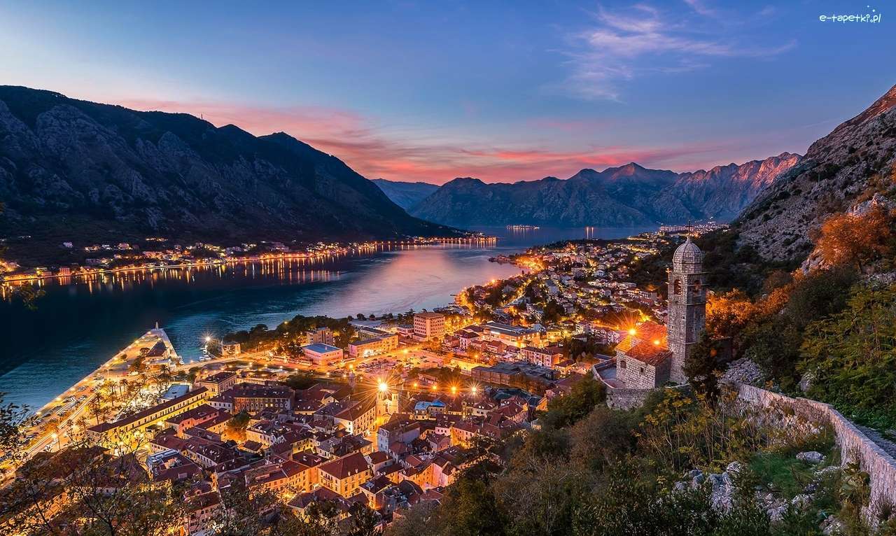 Черна гора през нощта онлайн пъзел