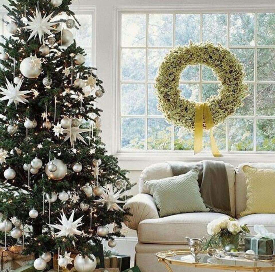 "Árbol de Navidad decorado" rompecabezas en línea