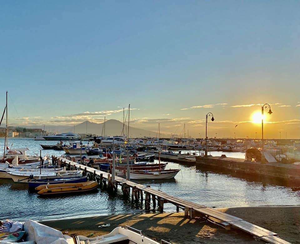 Dawn in mergellina v Neapoli v Itálii online puzzle