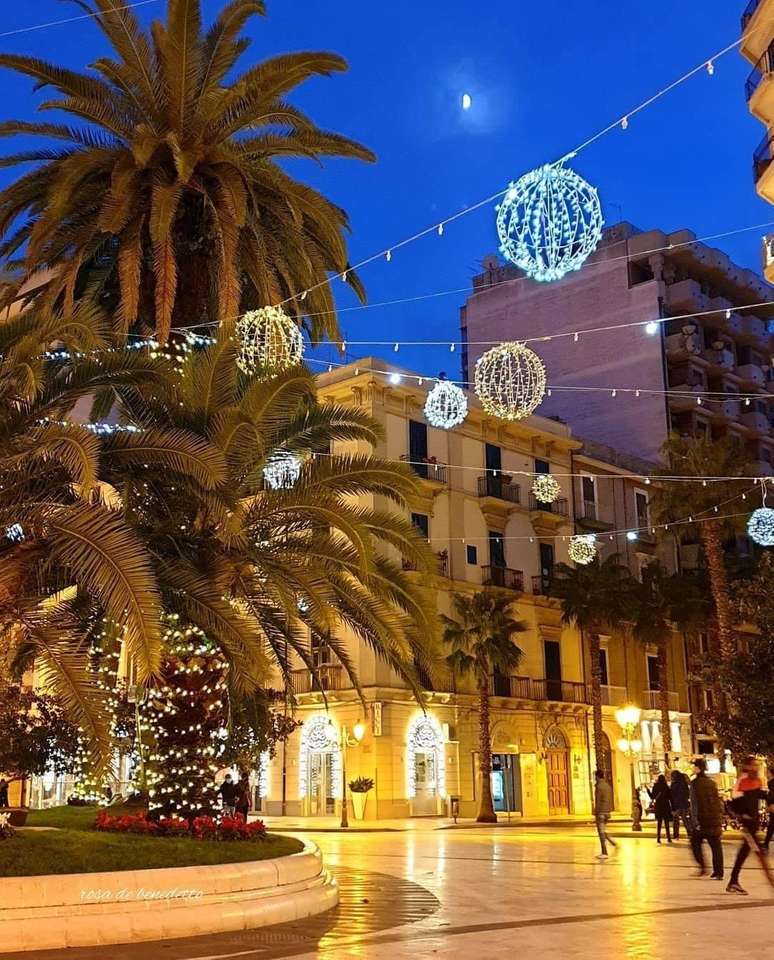 Taranto neposkvrněné náměstí Itálie online puzzle