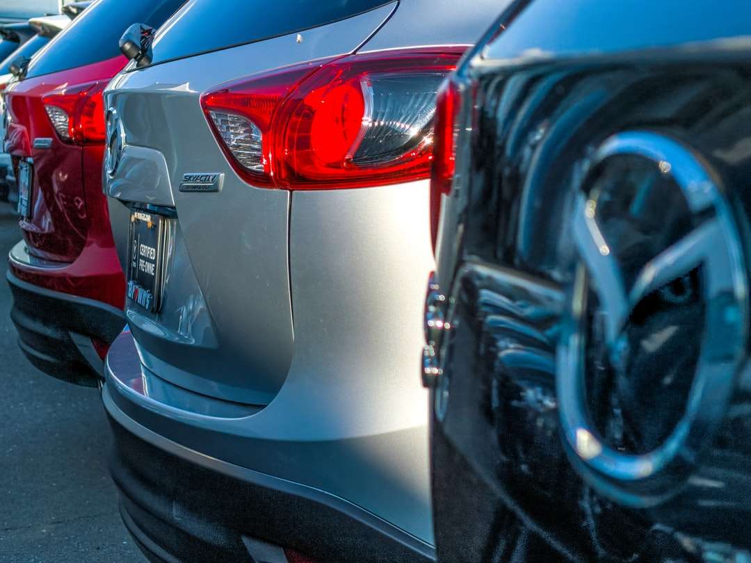 Mazda-emblem pussel på nätet