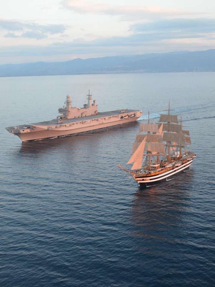 Loď italského námořnictva Cavour a Vespucci skládačky online