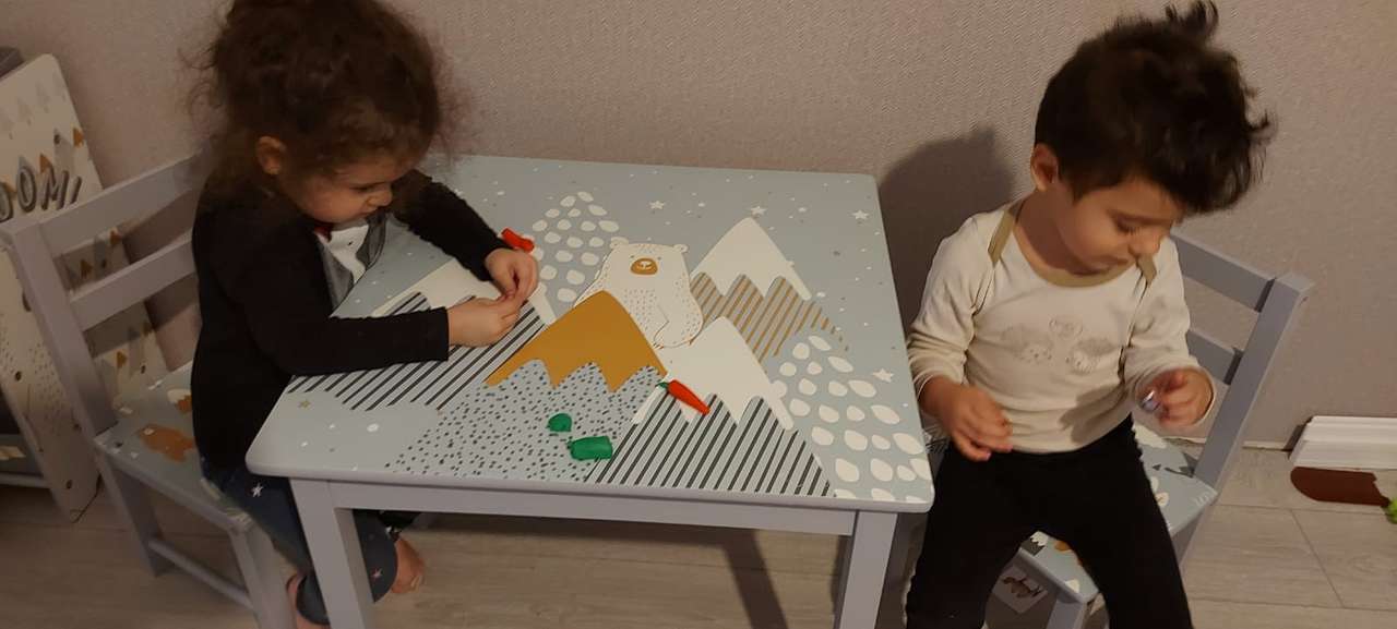 Les jumeaux façonnent les poivrons puzzle en ligne