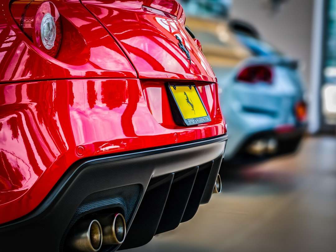 rood Ferrari-voertuig legpuzzel online