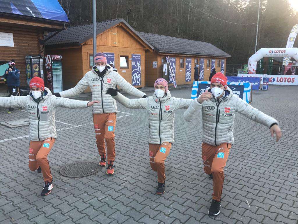 Saltadores de esqui alemães puzzle online