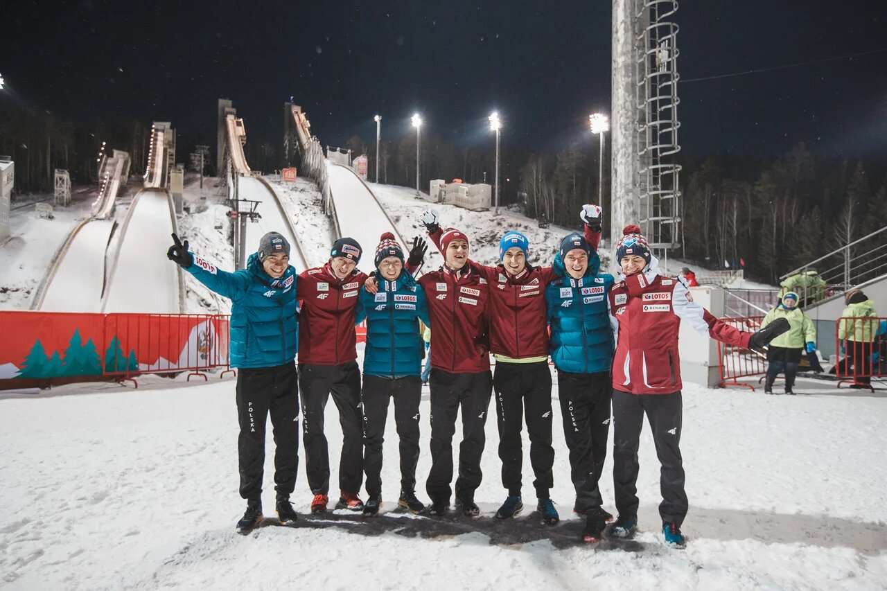 Saltadores de esquí polacos rompecabezas en línea