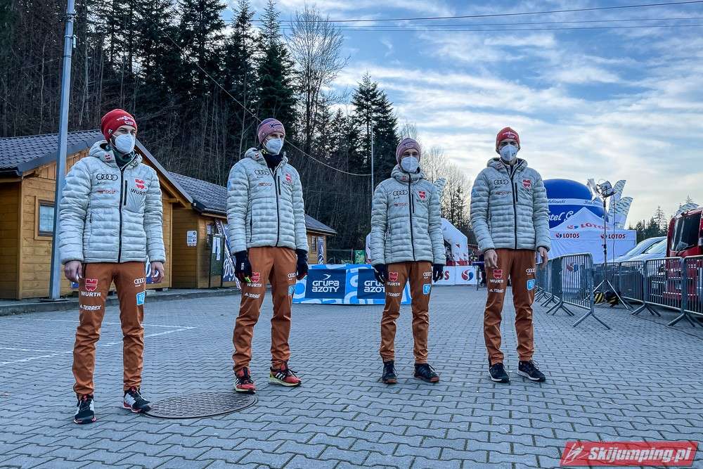 Săritori de schi germani puzzle online