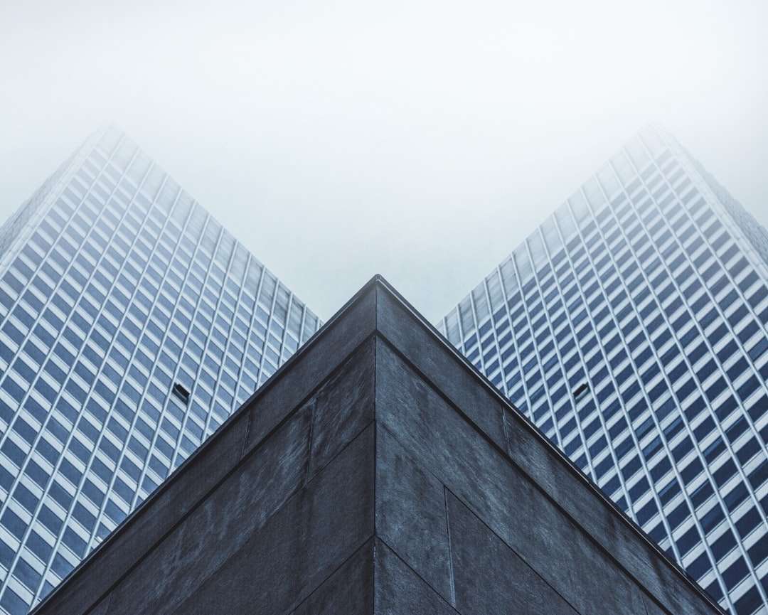 felhőkarcoló alacsony szögű fotózása kirakós online