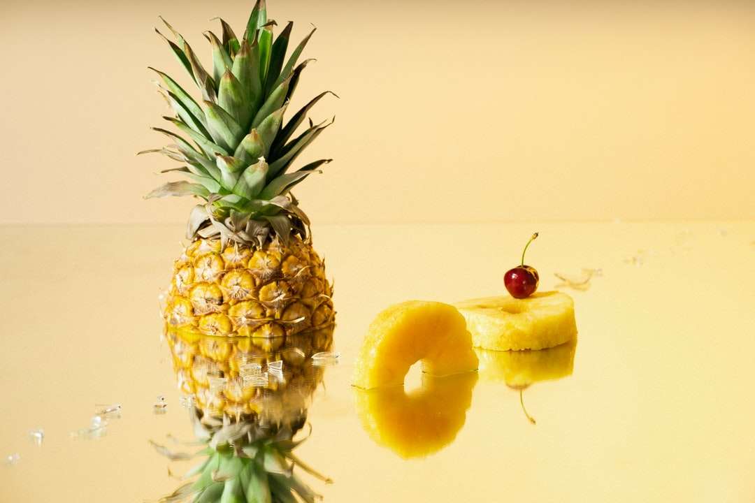fruit d'ananas avec pomme rouge puzzle en ligne