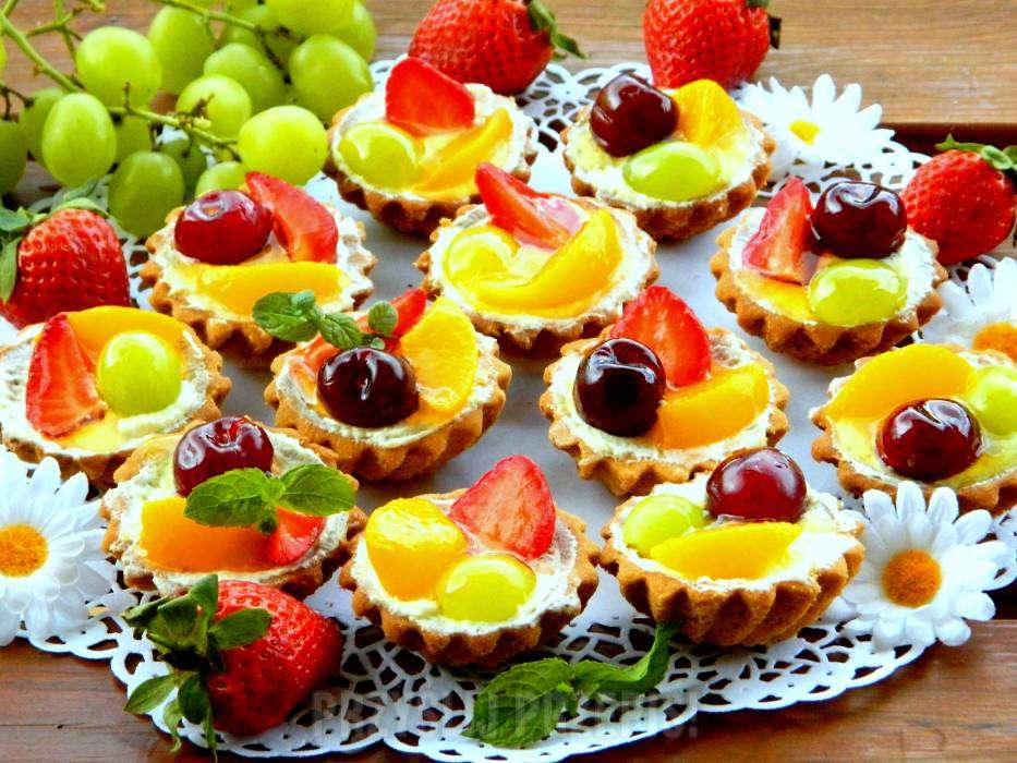 cupcakes με κρέμα και φρούτα online παζλ