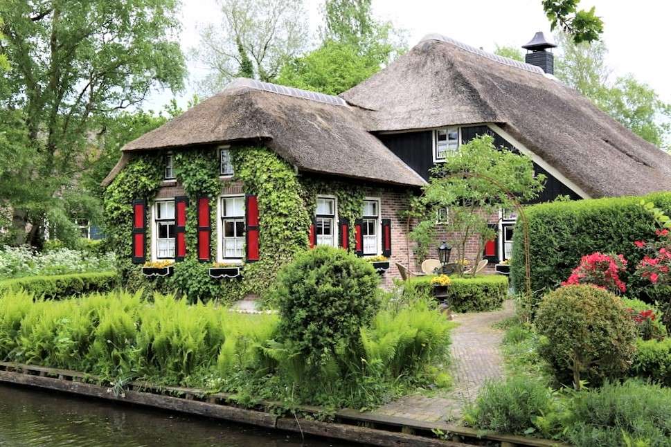 hus i Nederländerna bland kanalerna pussel på nätet