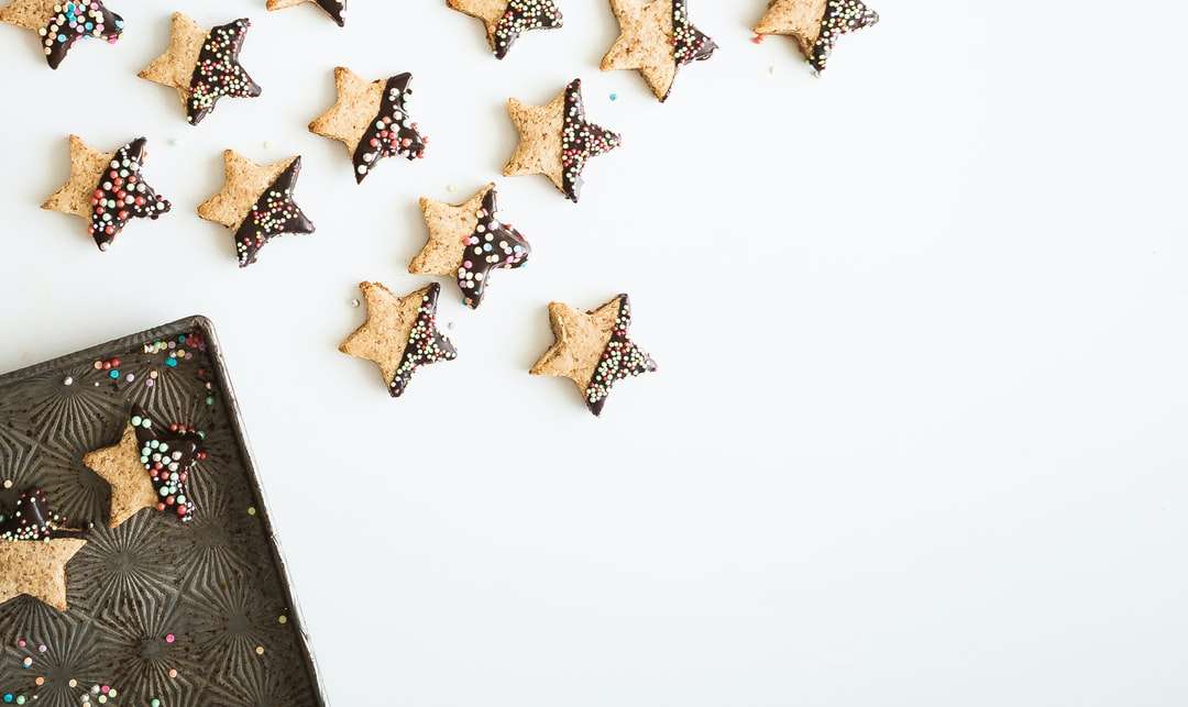 μπισκότα σε σχήμα αστεριού με γέμιση σοκολάτας παζλ online