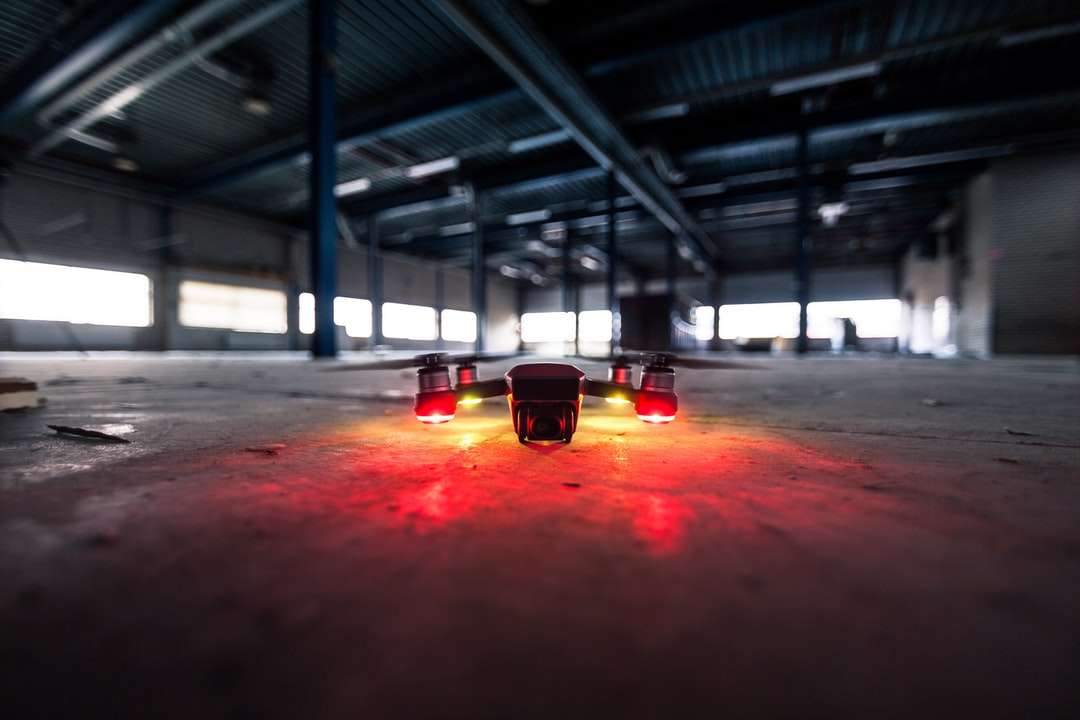 Foto de lente de enfoque superficial de drone rompecabezas en línea