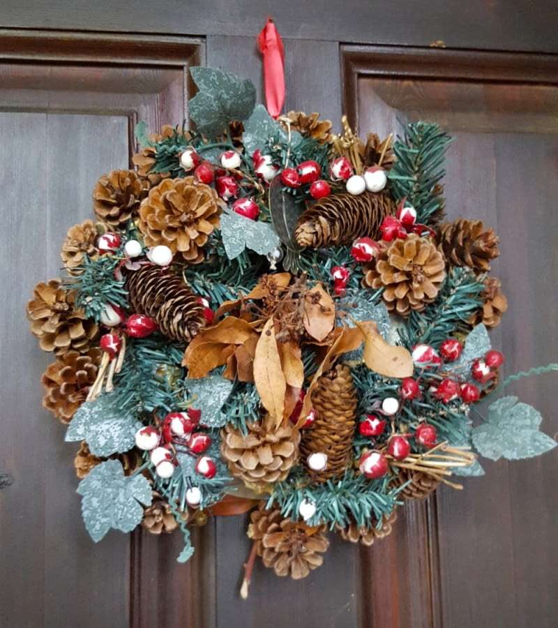 wreath on the door jigsaw puzzle online