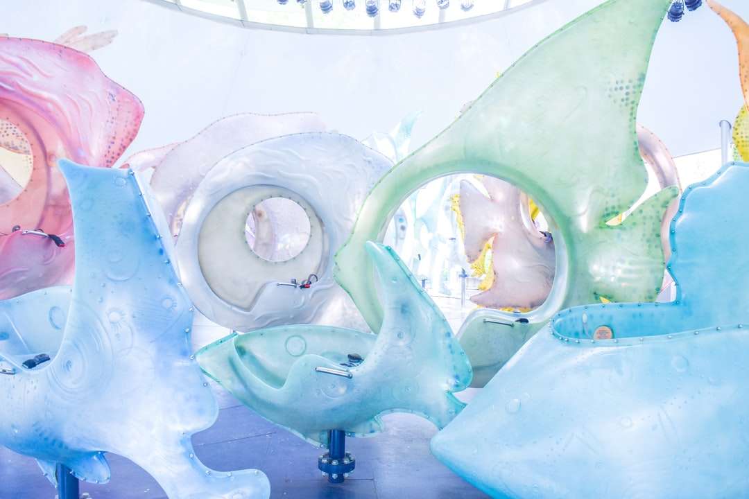 brinquedo inflável animal azul e branco puzzle online