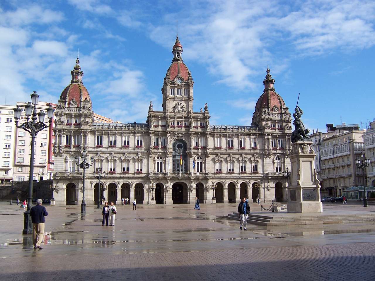 Град в Коруня в Испания онлайн пъзел