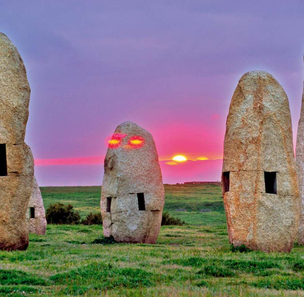 Каменни паметници от Коруня в Испания онлайн пъзел