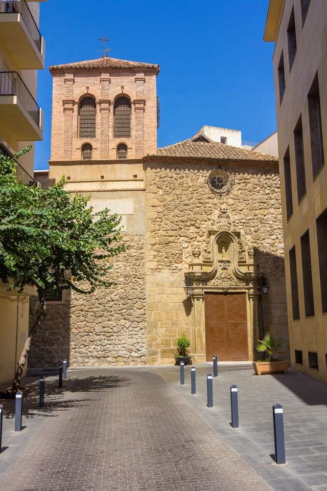 Альмерийский монастырь в Испании онлайн-пазл