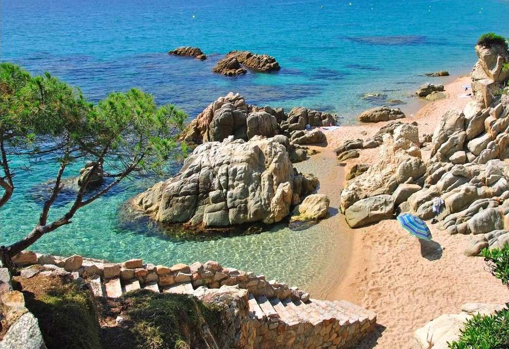 Пляж Альмерія в Іспанії онлайн пазл