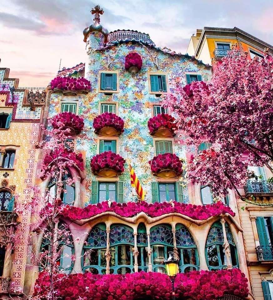 Barcelona Gaudi House Španělsko online puzzle