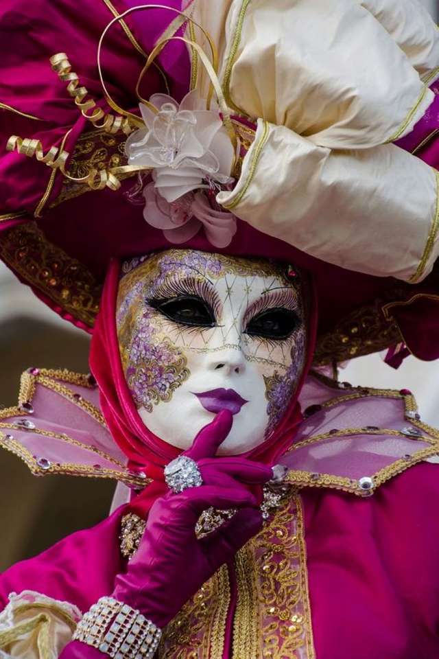 Венеціанські маски та костюми онлайн пазл