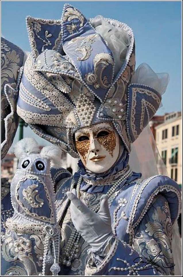 Venetian masks and costumes jigsaw puzzle online
