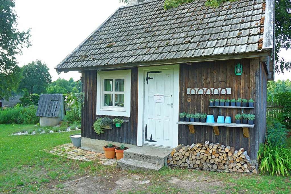 uma casa em Podlasie puzzle online