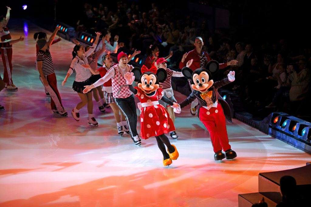 mouse-ul Mickey pe gheață puzzle online
