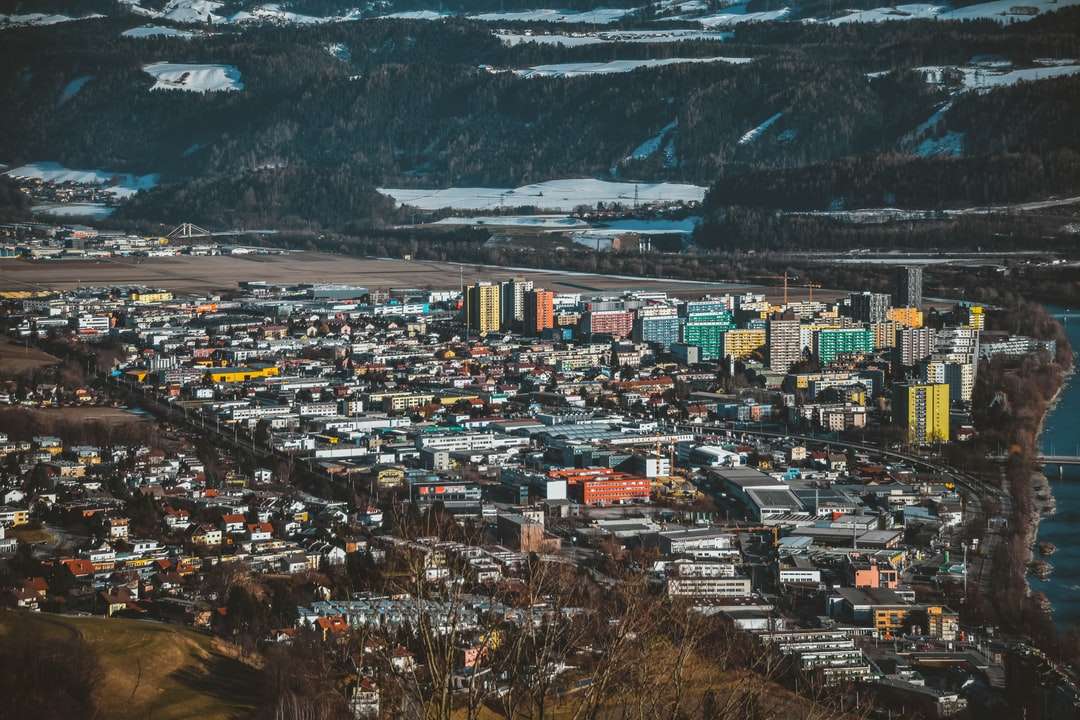 photo aérienne de la ville puzzle en ligne