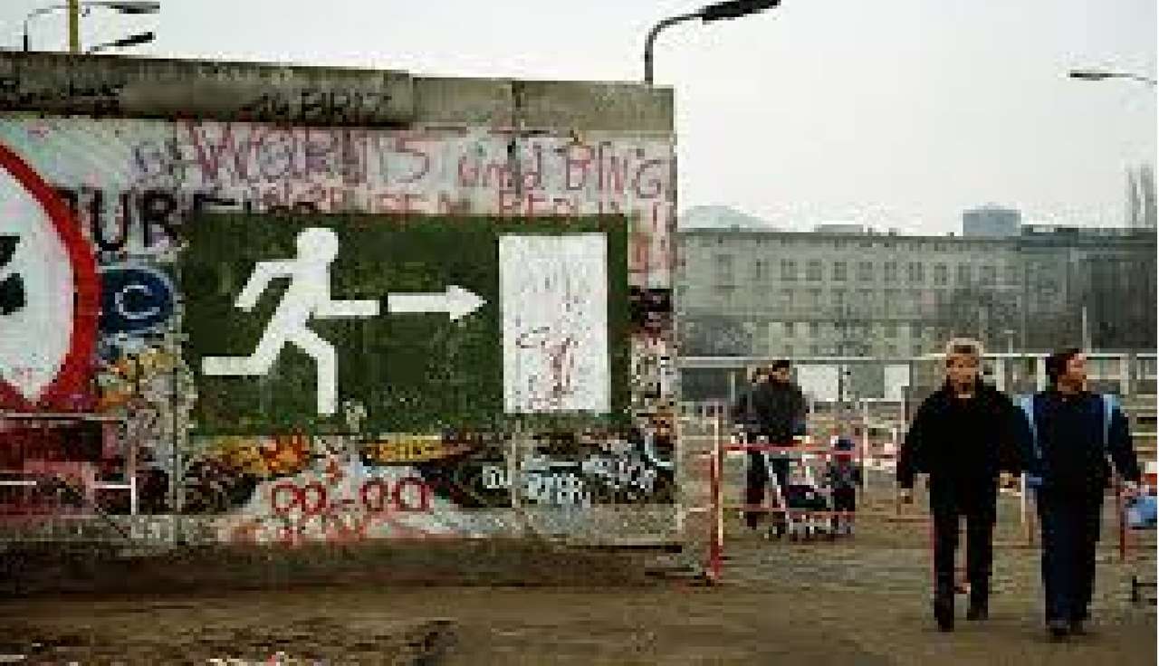 Berlinmuren pussel på nätet