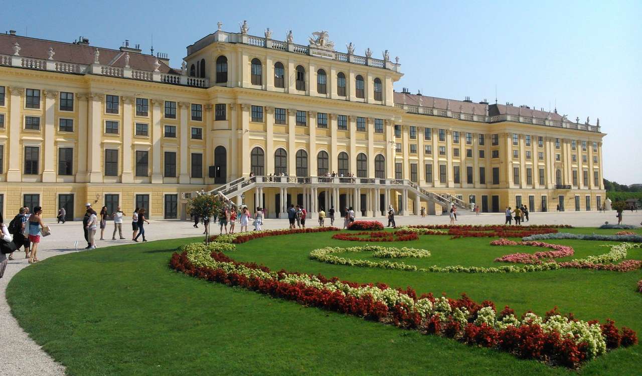 Schonbrunn Viena puzzle online