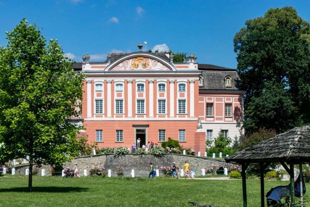 дворец в Kurozwęki онлайн пъзел