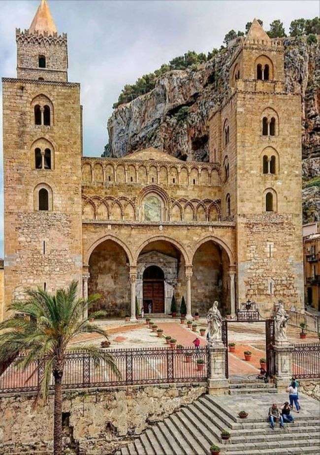 Катедралата в Италия онлайн пъзел