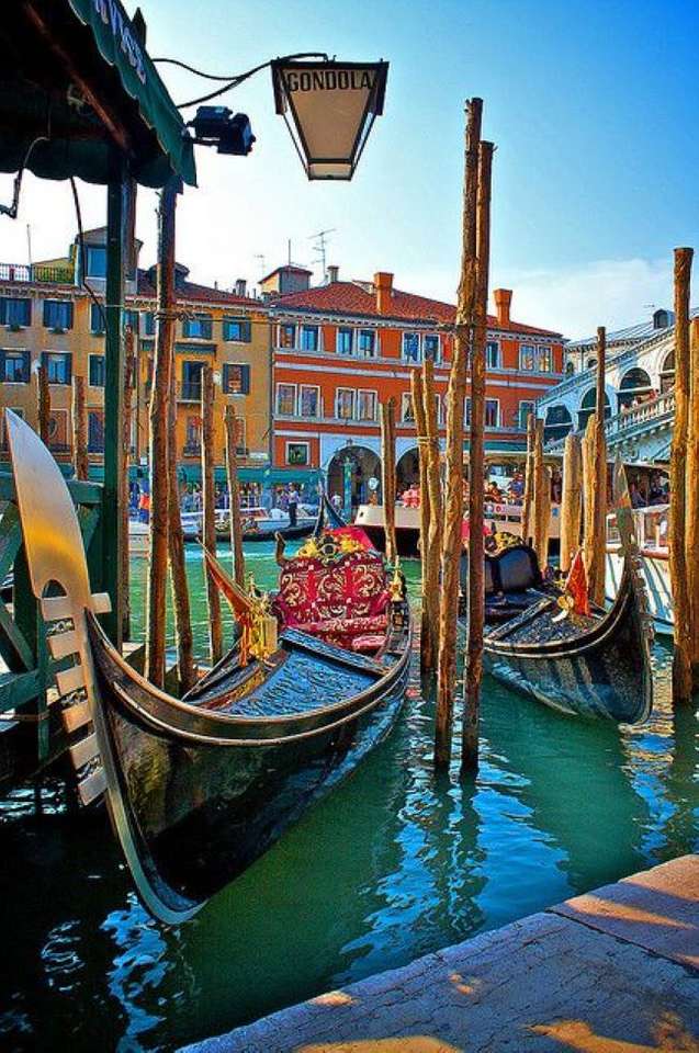 Gondoles de Venise sur la Grande Canale puzzle en ligne