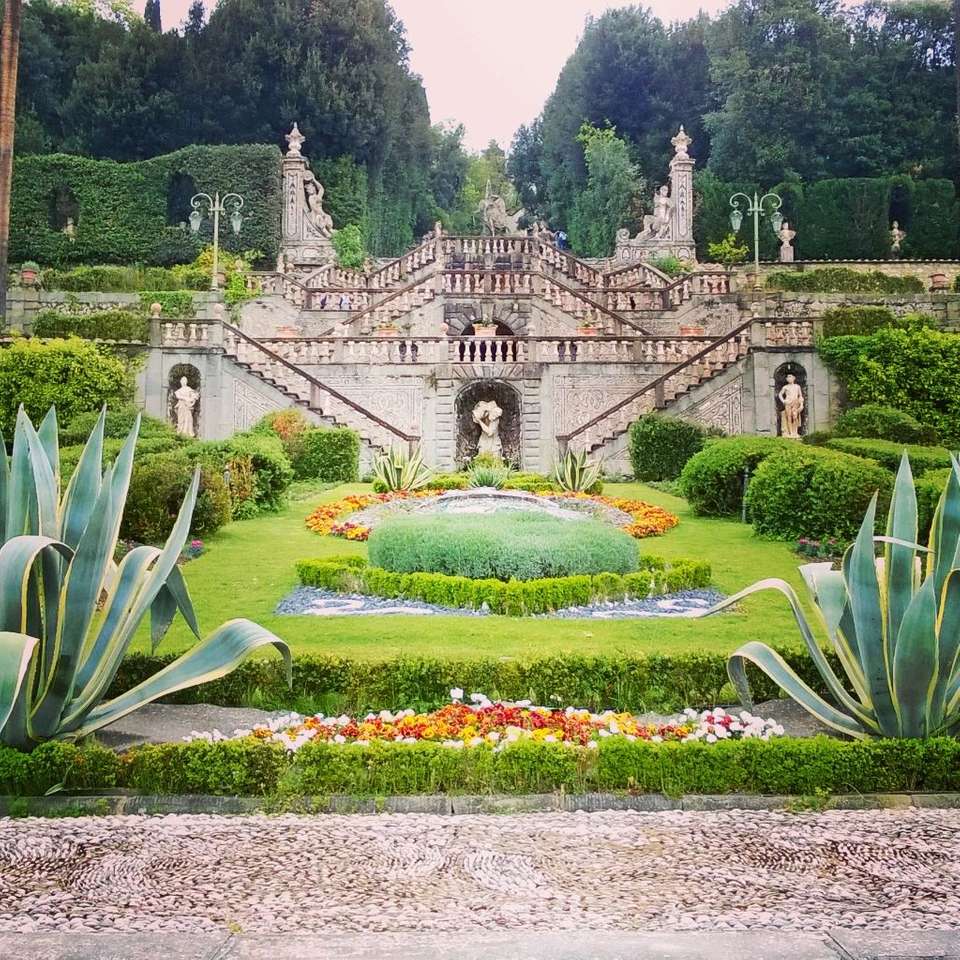 Villa Garzoni Toscane puzzle en ligne