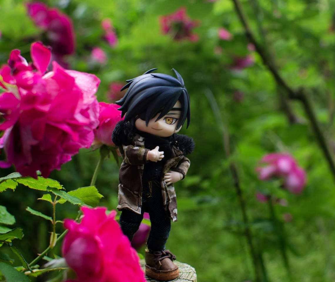 Mitsu entre las rosas rompecabezas en línea