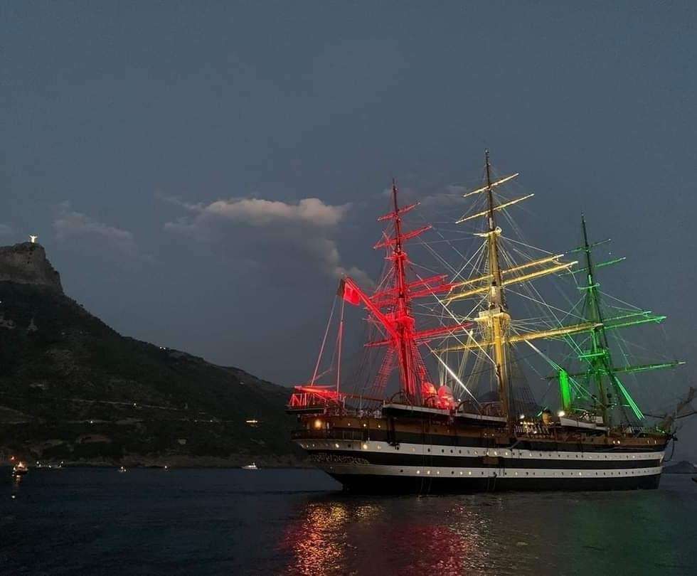 Vespucci M / M Италия кораб онлайн пъзел