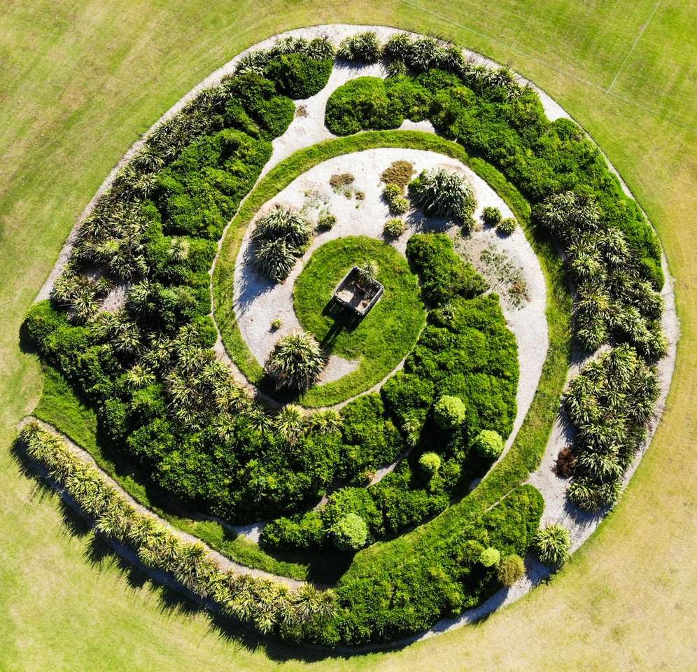 luchtfotografie van groen eiland online puzzel
