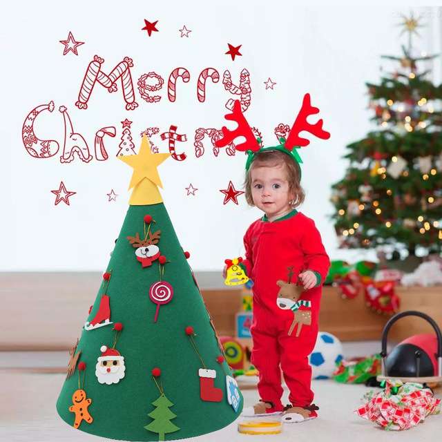 Karácsonyfa és a baba online puzzle