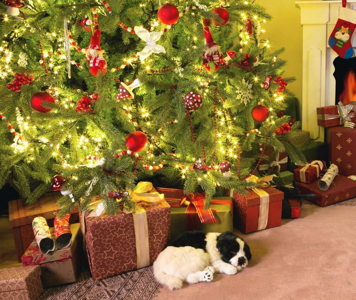 Χριστουγεννιάτικο δέντρο με ένα σκυλάκι online παζλ