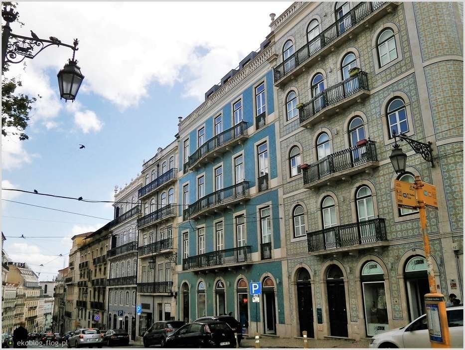 Coloridas casas de vecindad en Lisboa rompecabezas en línea