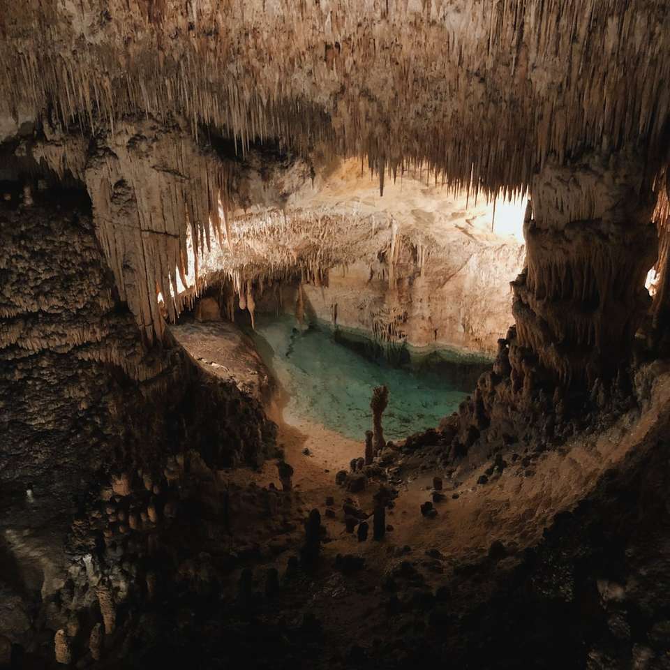 въздушен изглед на пещера онлайн пъзел